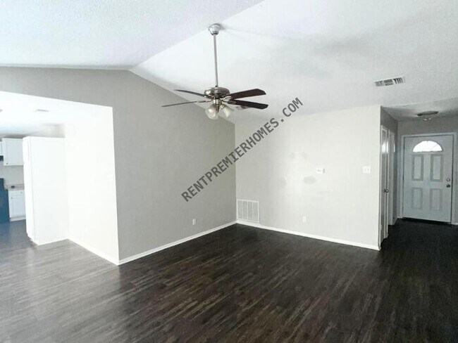 Building Photo - 917 Nicole Dr
