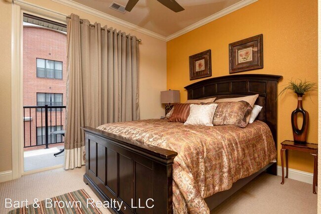 Building Photo - 2 br, 2.5 bath House - 9410 Branson Landin...