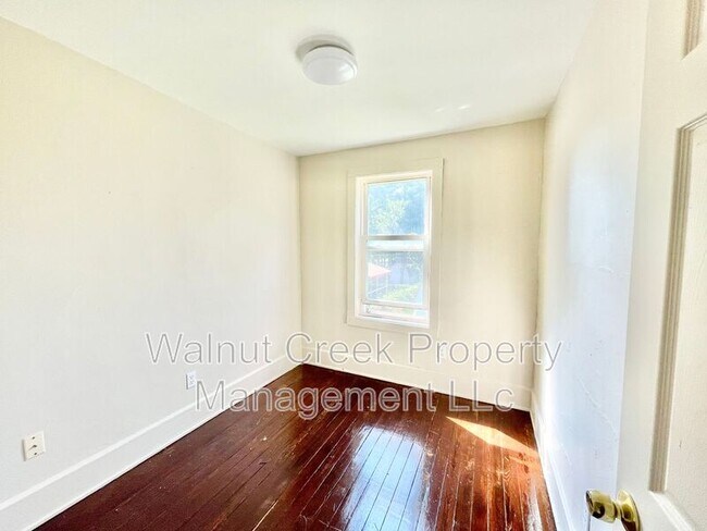 Building Photo - 1816 -1818 E 29th St