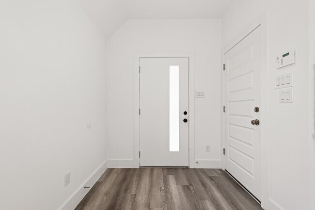 Building Photo - 5304 Lynnfield St