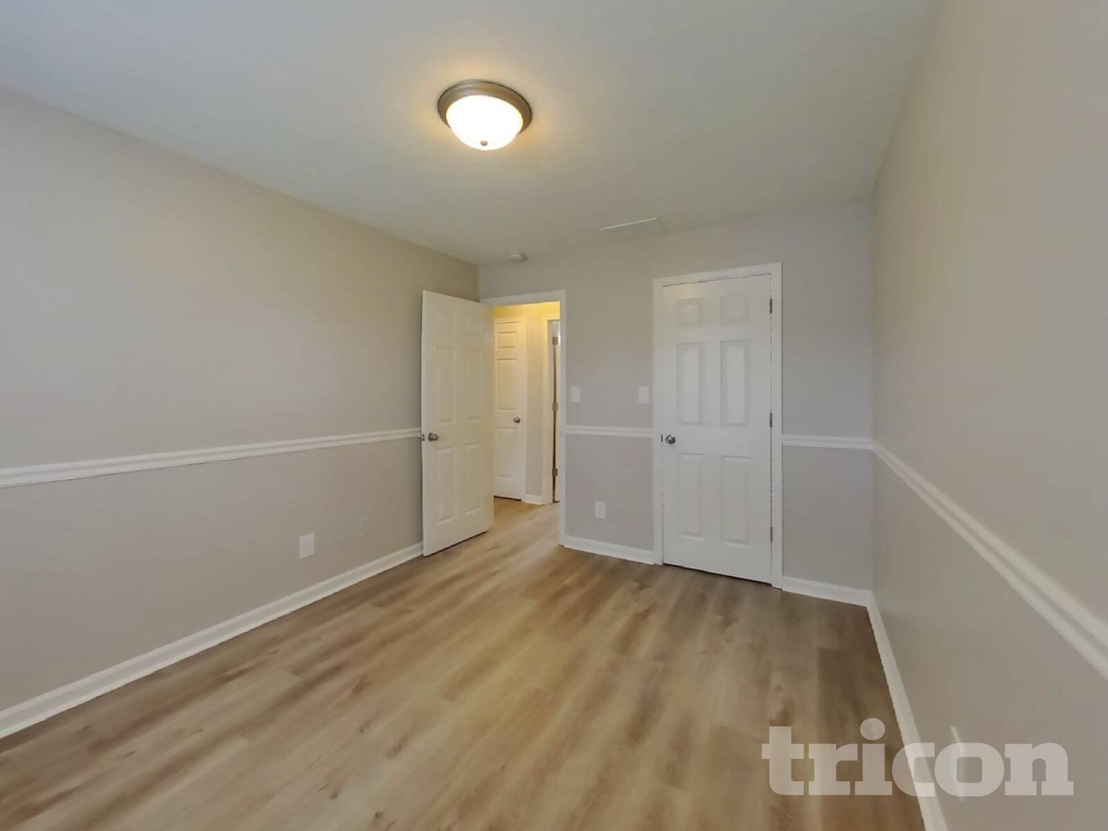 Building Photo - 945 Center St