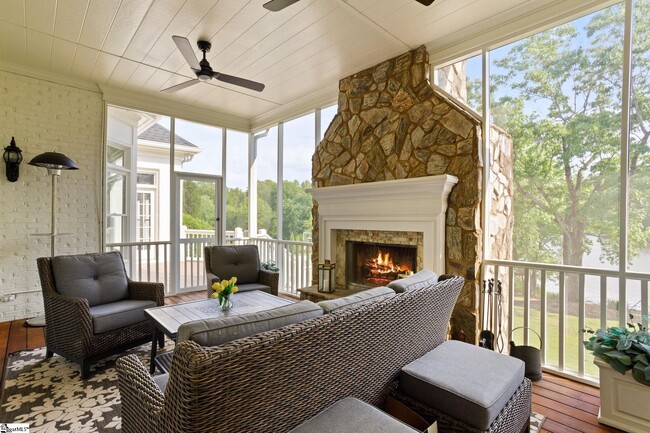 Building Photo - 312 Stonebrook Farm Way