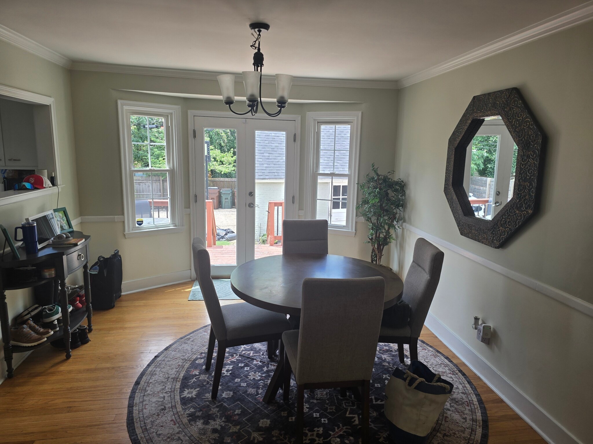 Eating area - 416 Fairlawn Rd