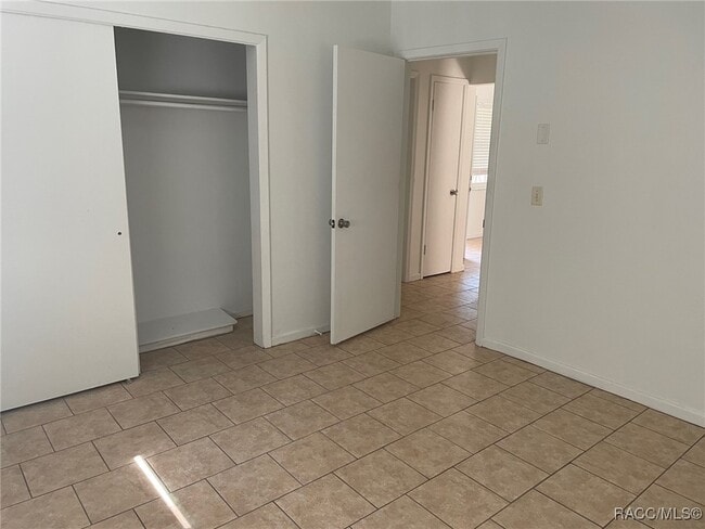 Building Photo - 728 Greenleaf Ave