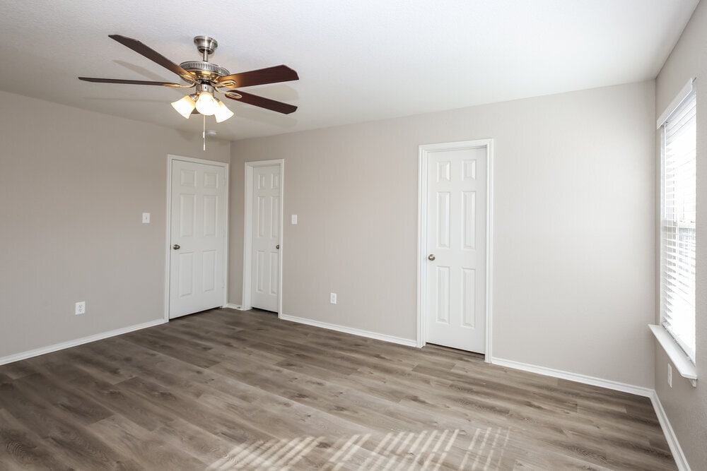 Building Photo - 8044 Brook Ridge Dr