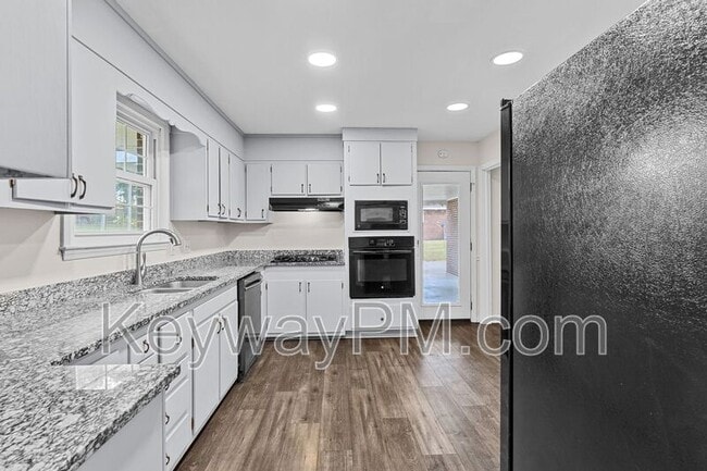 Building Photo - 2574 Richmond Hill Rd