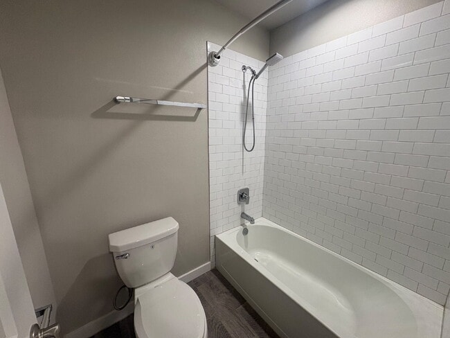 Building Photo - Beautiful 4 Bedroom 2 Bath Home in Wollforth!