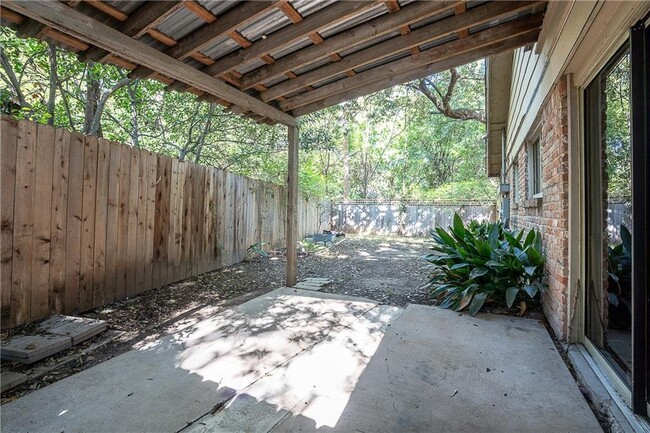 Building Photo - 9104 Quail Creek Dr