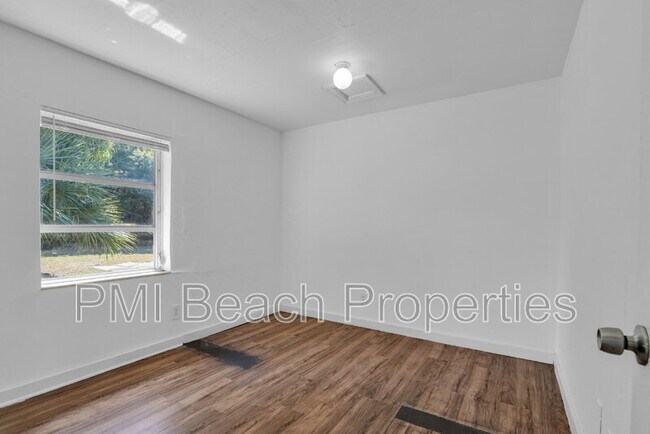 Building Photo - 522 18th St