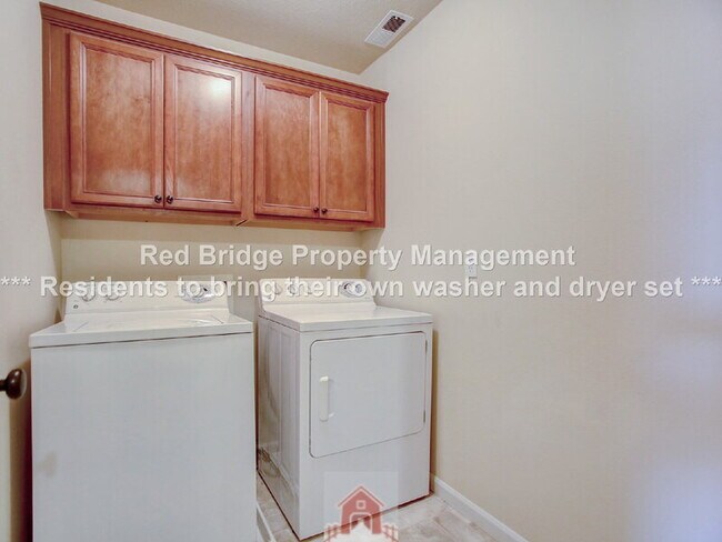 Building Photo - 14286 Russ Wilcox Way