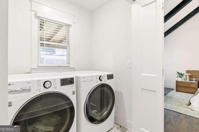 Building Photo - 318 Ashburton Ave SE