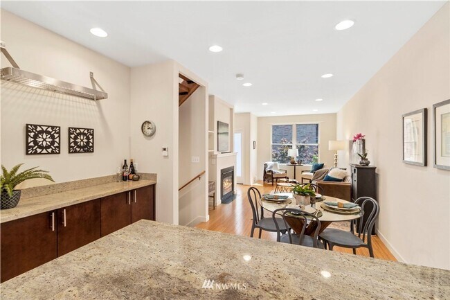 Building Photo - Must See Beautiful Townhome with option to...