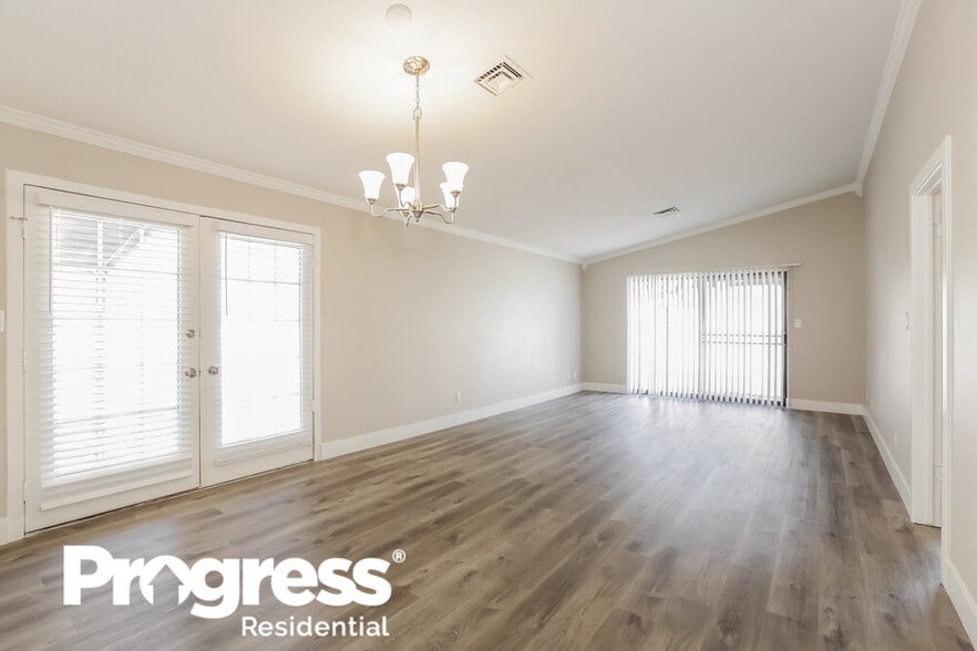 Building Photo - 7700 Blackbird Ave