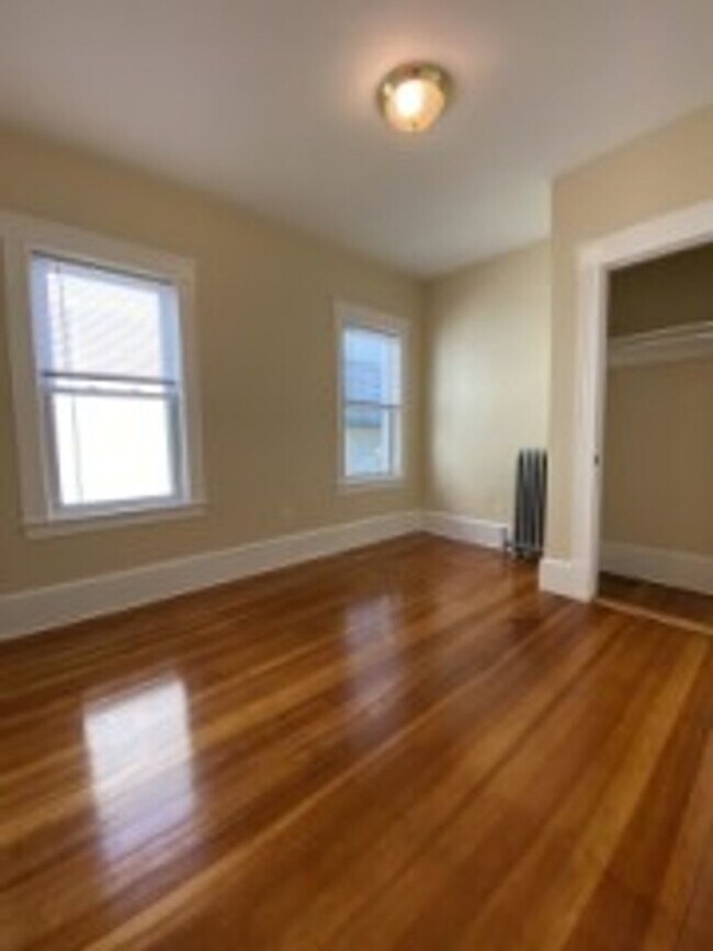 Building Photo - 303 Tappan St