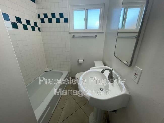 Building Photo - 7471 Blix St