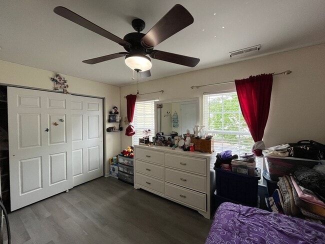 Building Photo - Charming 2BD, 2.5BA Cary Townhome with Sto...