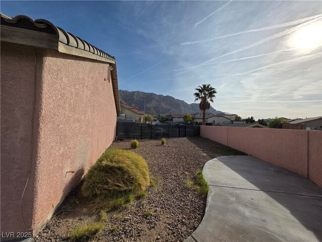 Building Photo - 1083 Sterling Peak St