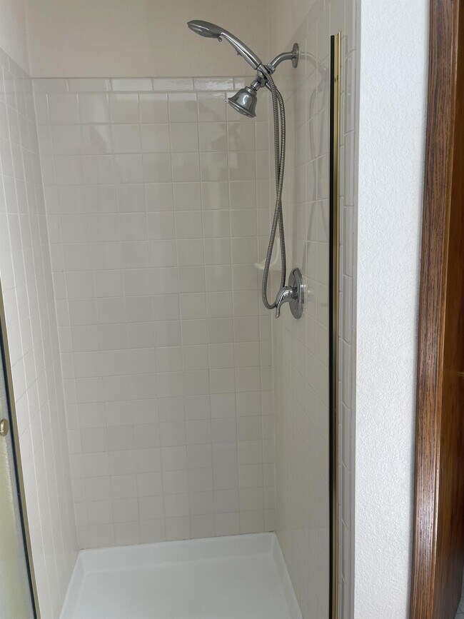 Building Photo - 1107 Hawkeye St