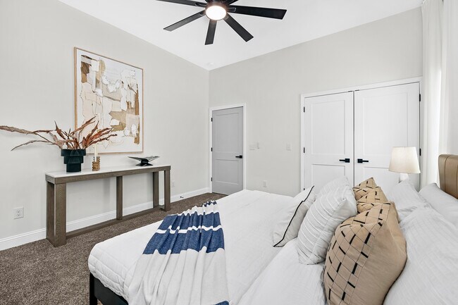 Building Photo - 316 W 14th St