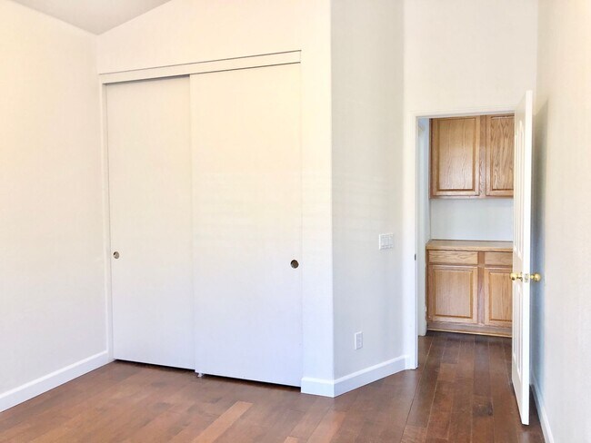 Building Photo - Wonderful Single Story Home, Quiet Neighbo...