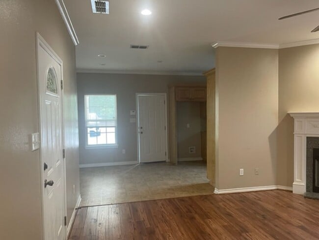 Building Photo - 3/2/2 PTISD