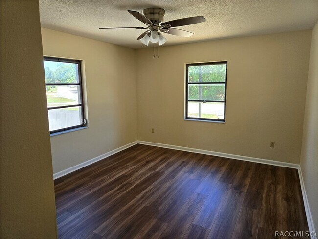 Building Photo - 79 Chinaberry Cir