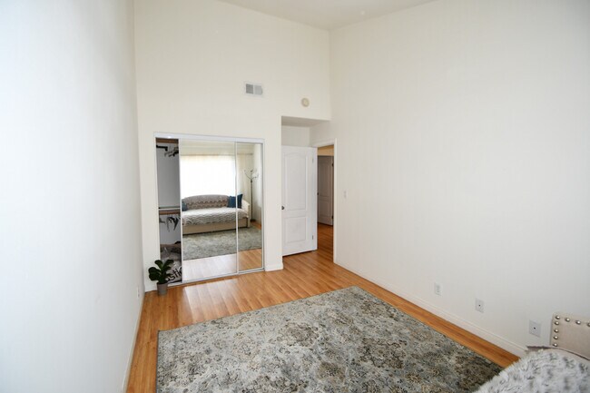 Building Photo - 1126 W 228th St