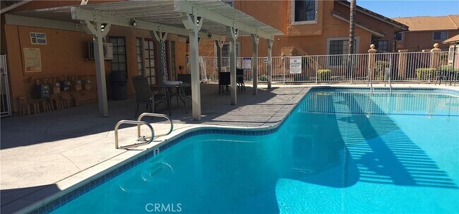 Building Photo - 1113 Turquoise St