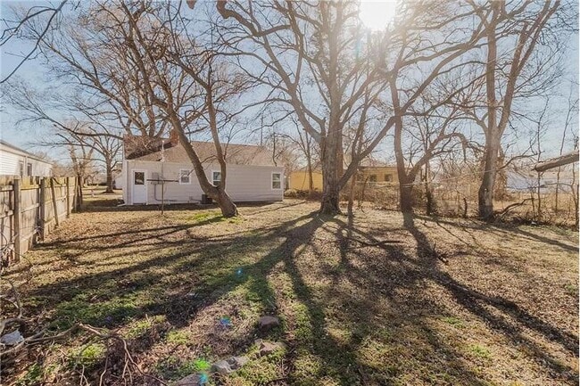 Building Photo - 919 N Piatt Ave