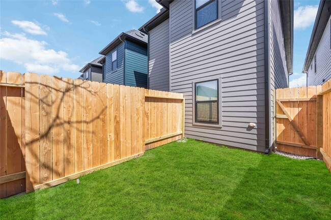 Building Photo - 8013 Cora St