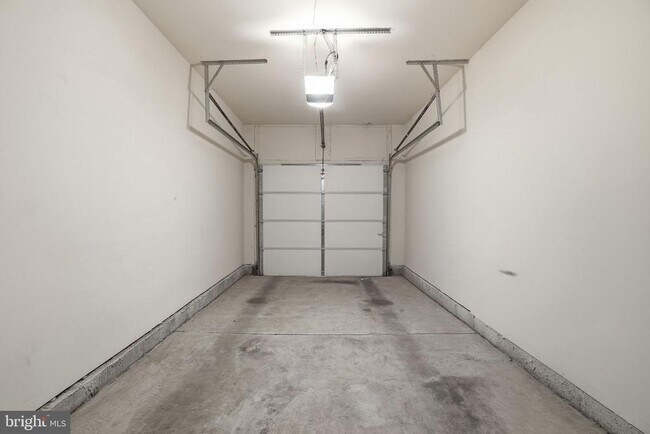 Building Photo - 7871 Rolling Woods Ct