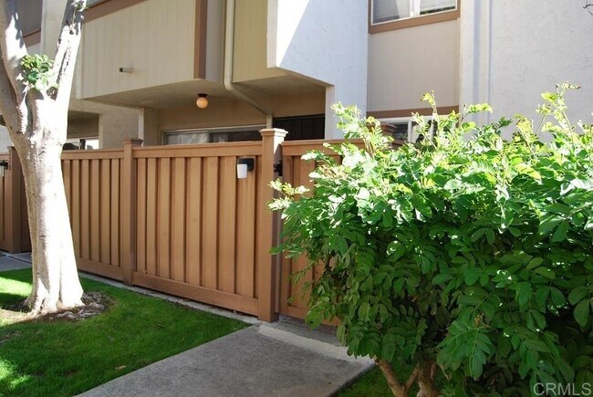 Building Photo - 3549 Castle Glen Dr