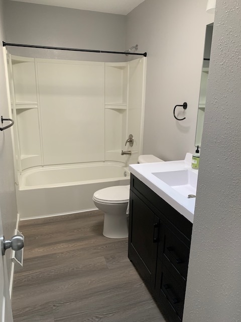 Bathroom Upstairs - 1522 Holley St