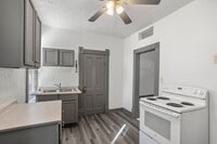 Building Photo - 1400 Knapp St