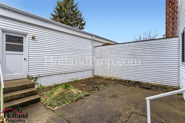 Building Photo - 3 bedroom home in a great location of Beav...