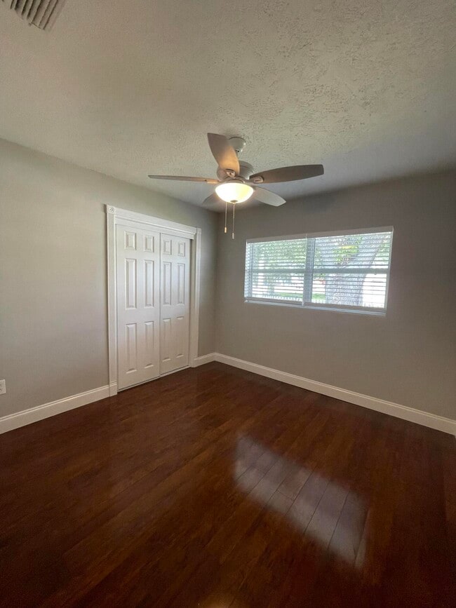 Building Photo - 5 N Deleon Ave