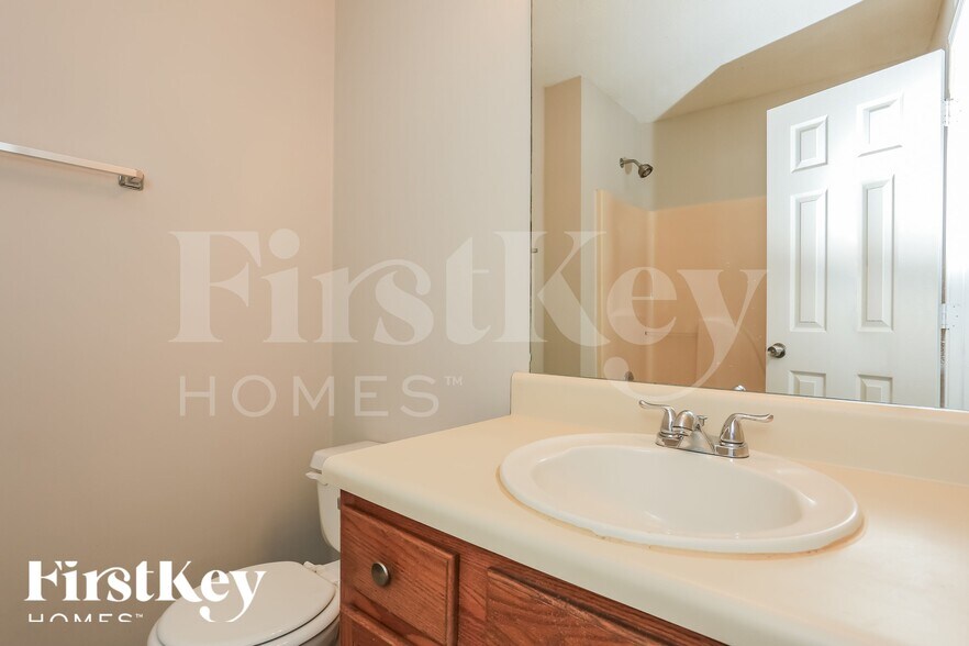 Building Photo - 252 Pine Valley Dr