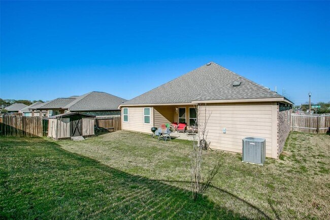 Building Photo - 2401 Fall Leaf Ct