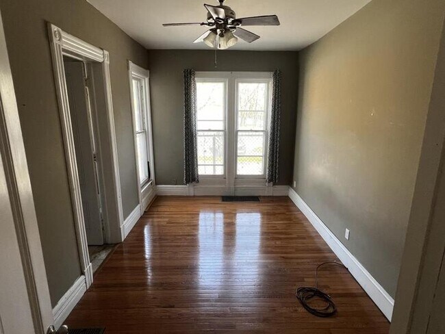 Building Photo - 213 Oxford St