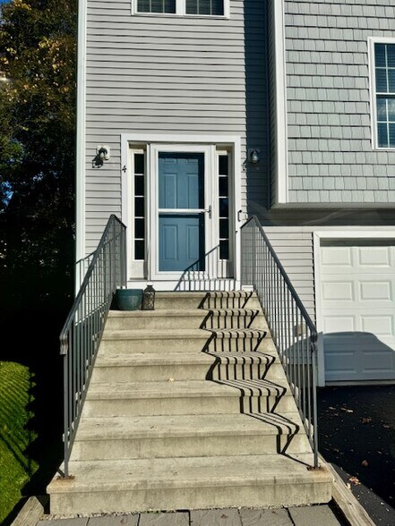 Building Photo - 150 Worcester St