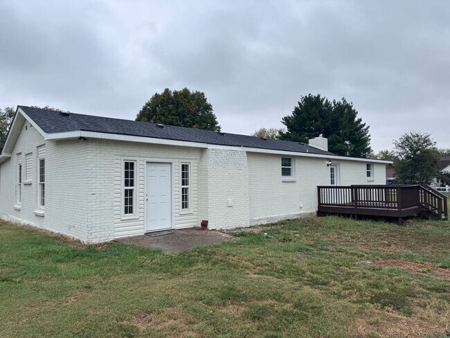 Building Photo - 3375 Pembroke Rd