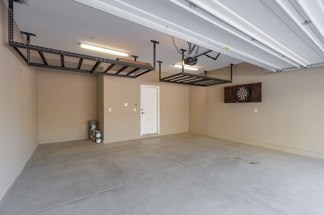 Building Photo - First floor unit in luxury gated Summerlin...