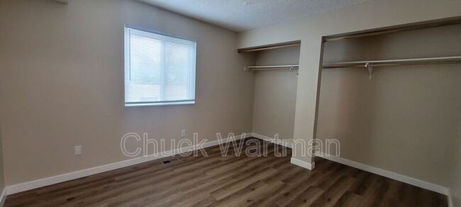 Building Photo - 1225 N Chestnut St