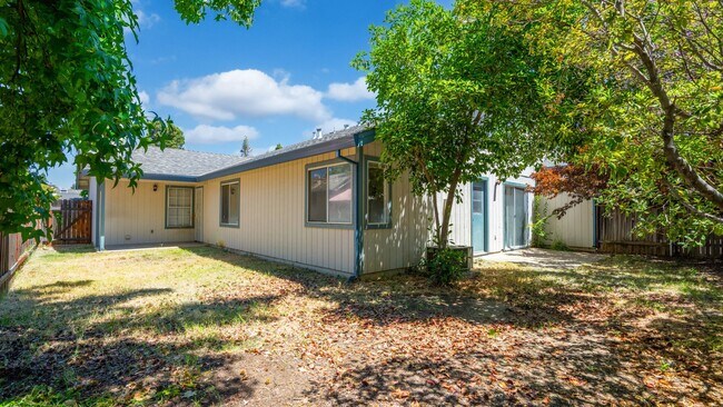 Building Photo - 5710 Fox Creek Dr