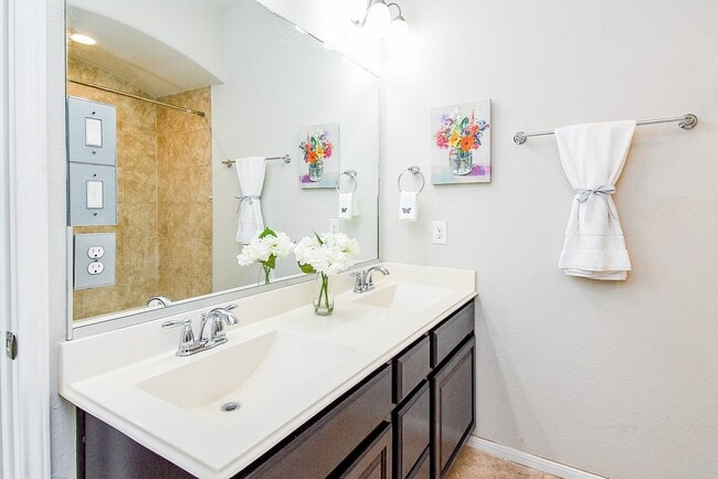 Building Photo - 13906 Manobrook Ct