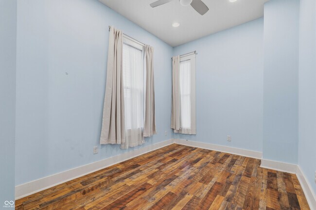 Building Photo - 1330 Lexington Ave