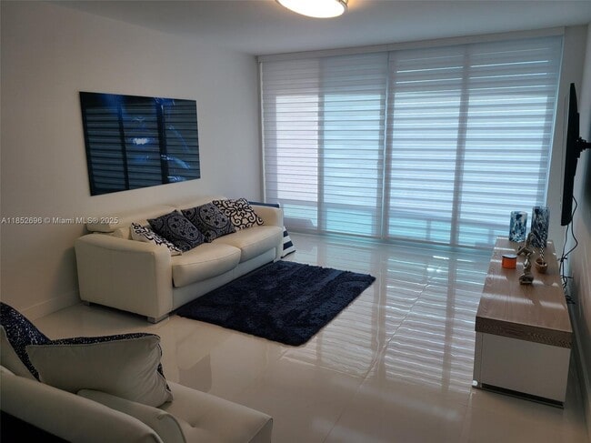 Primary Photo - 2501 S Ocean Dr