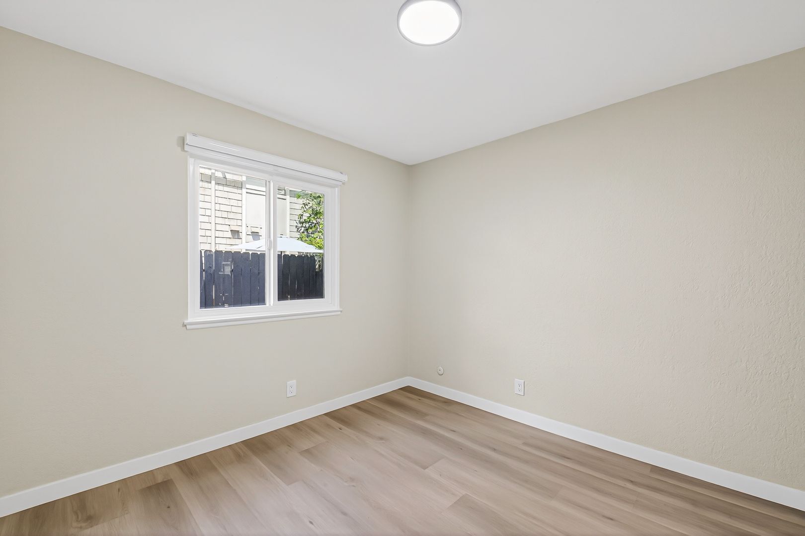 Building Photo - 1250 S Brookhurst St