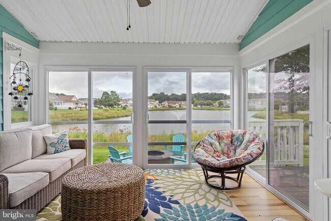 Building Photo - 298 Lakeside Dr