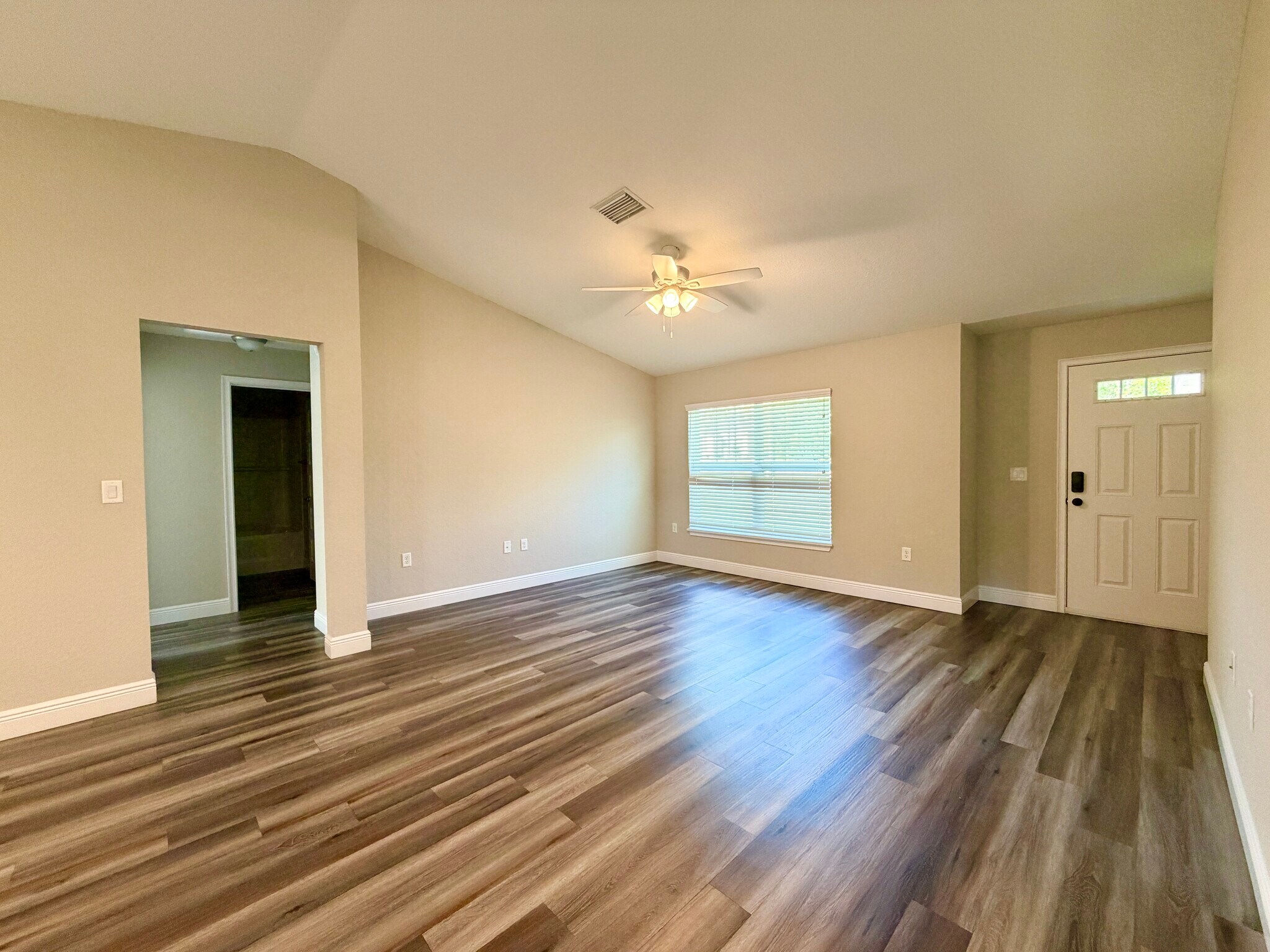 Building Photo - 210 Marion Oaks Ln